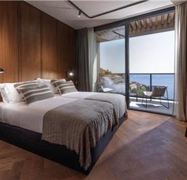 Luxury 4 Bedroom Villa with Heated Infinity Pool, Sauna, Gym, Jacuzzi and Sea Views in Vrbica, near Dubrovnik, Sleeps 8